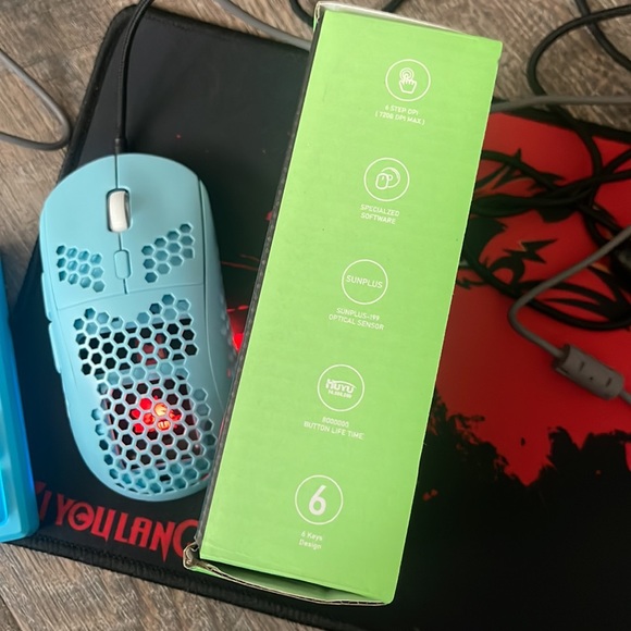 K61 62 key RGB backlight keyboard w/ mouse & pad wired 60% mod. mechanical feel - Picture 8 of 9